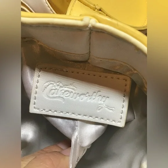 Cakeworthy dole whip purse limited release crossbody -preowned - Picture 7 of 10